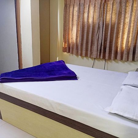 Shreeji Arpan Hotel นาถดวารา ภายนอก รูปภาพ