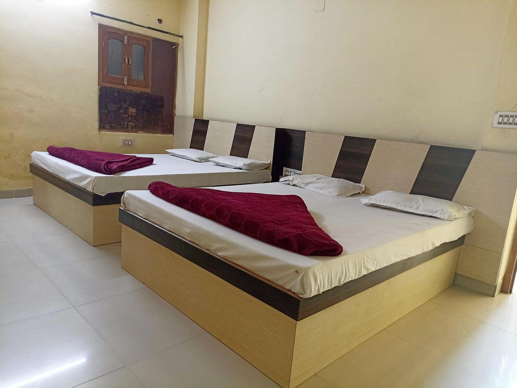 Shreeji Arpan Hotel นาถดวารา ห้อง รูปภาพ