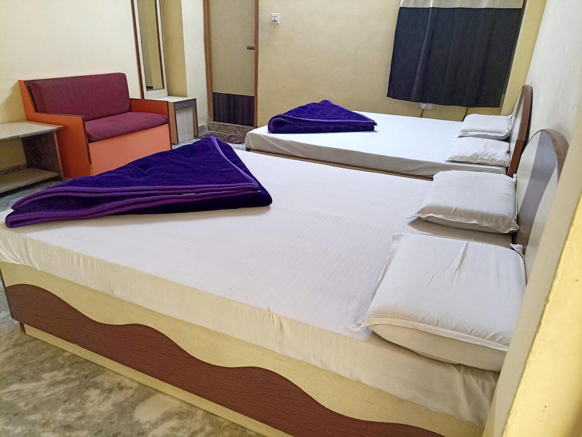 Shreeji Arpan Hotel นาถดวารา ภายนอก รูปภาพ